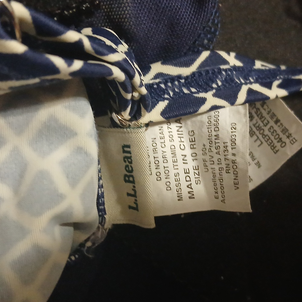 Women's Shaping Swimwear LL Bean lightly padded Swimsuit - Picture 8 of 10